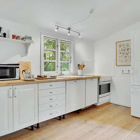 Beautiful In With Kitchen Holiday home
